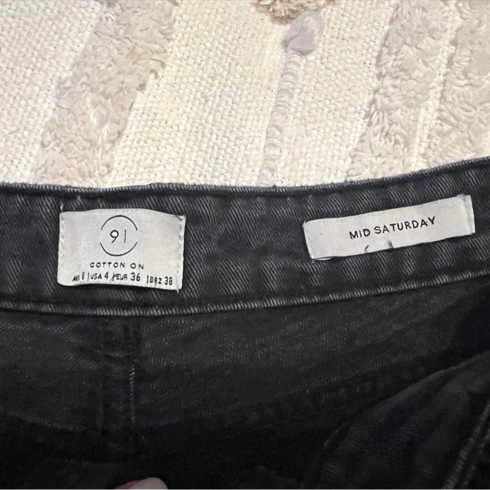 Shorts - Picture 3 of 3